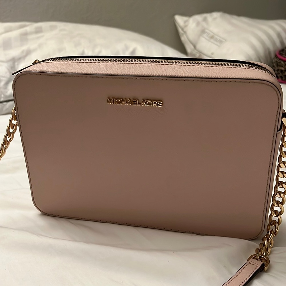 Like new Michael kors purse